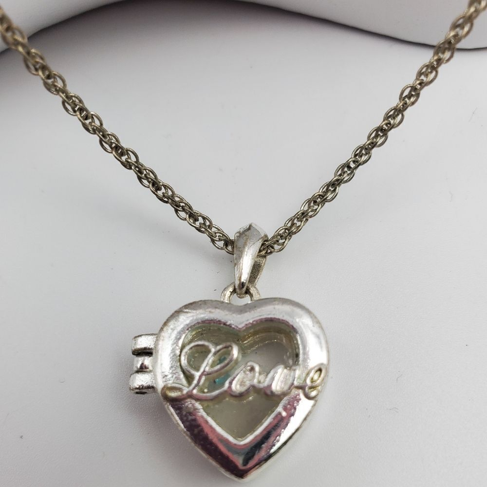 ‎Serene Silver heart locket necklace